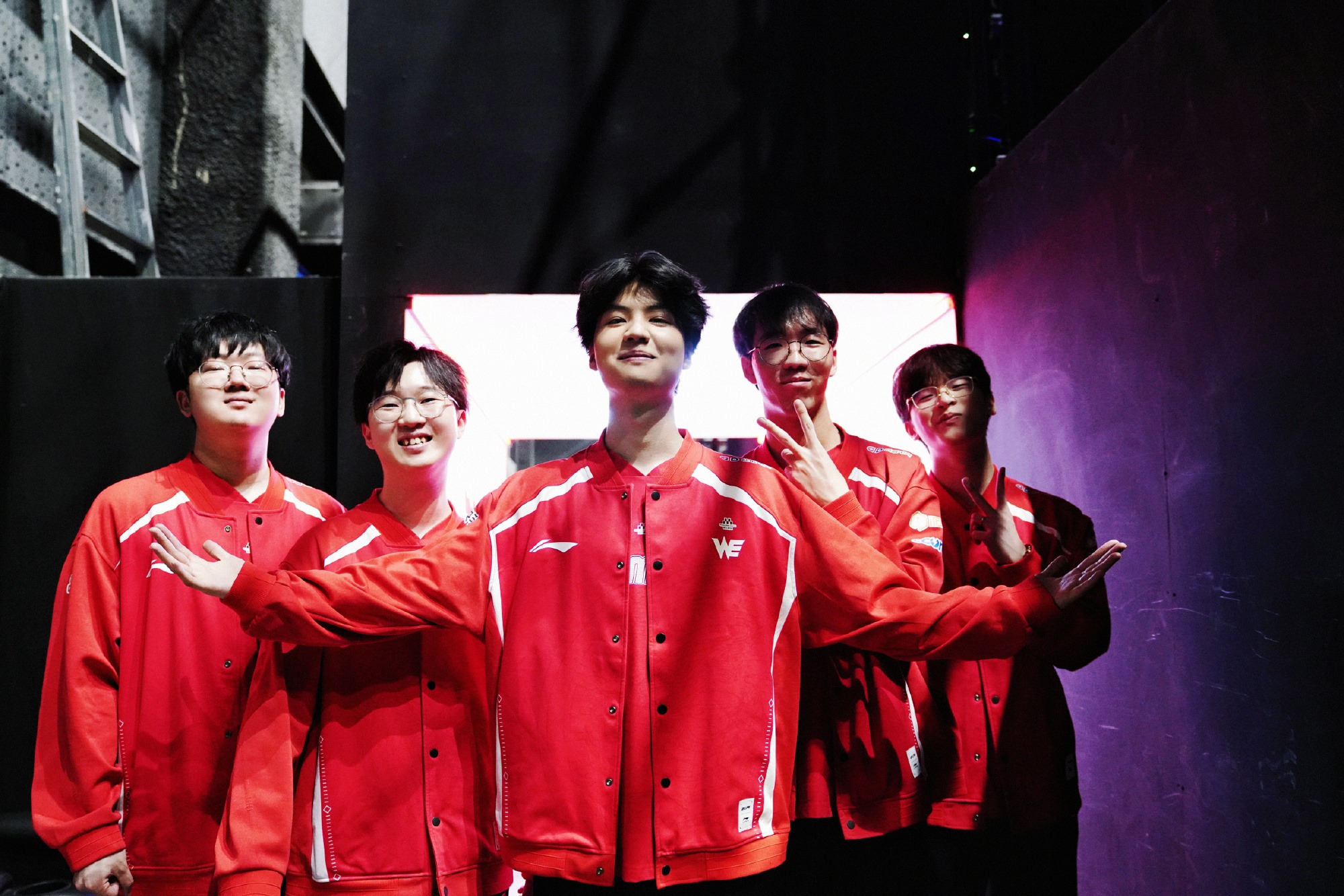 KT力克TES，369打出惊人五杀激烈交锋四强赛，强势挺进下一轮的简单介绍