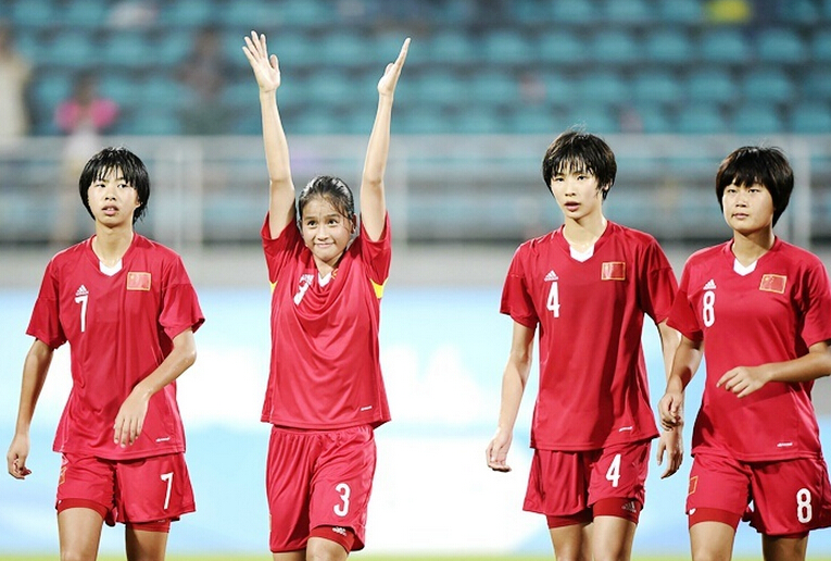 委内瑞拉女足主教练布置新战术，争取晋级机会