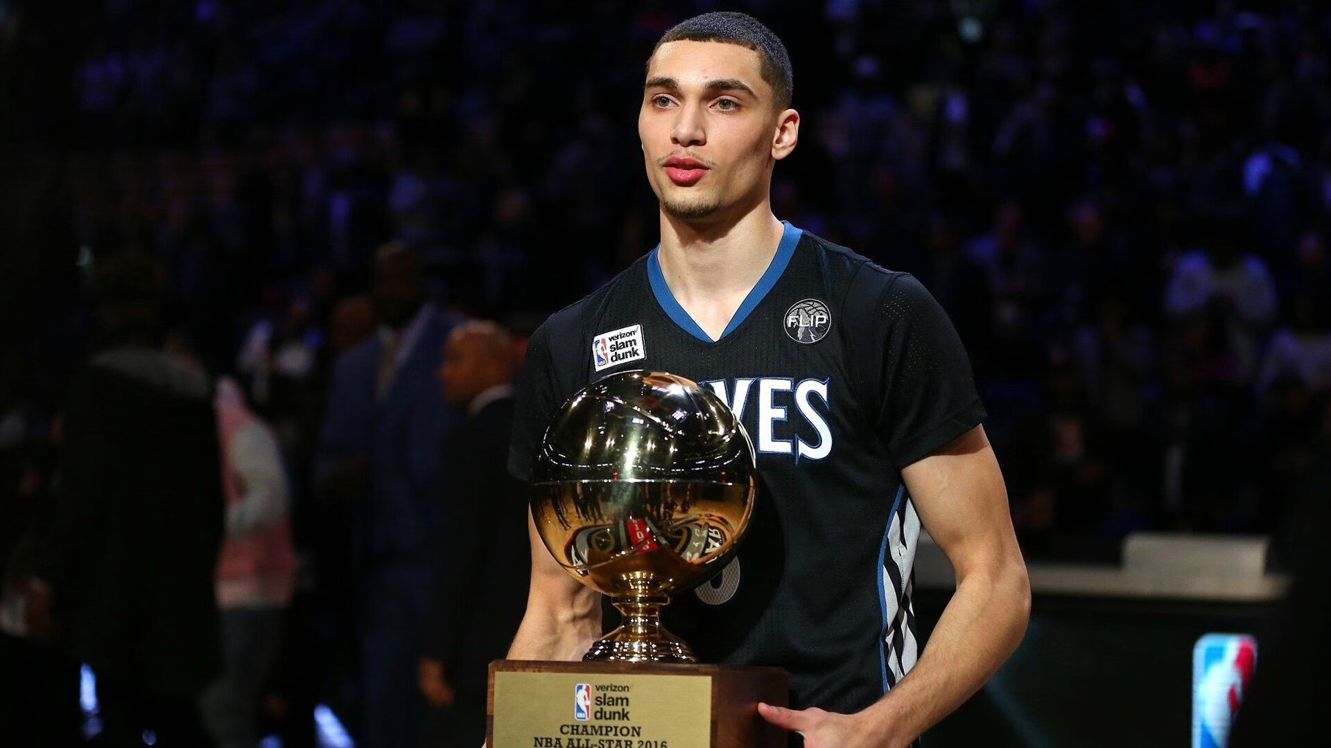 当萨卡在欧冠半决赛接管比赛，爱尔兰狂胜奥地利揭示体育的唯一性